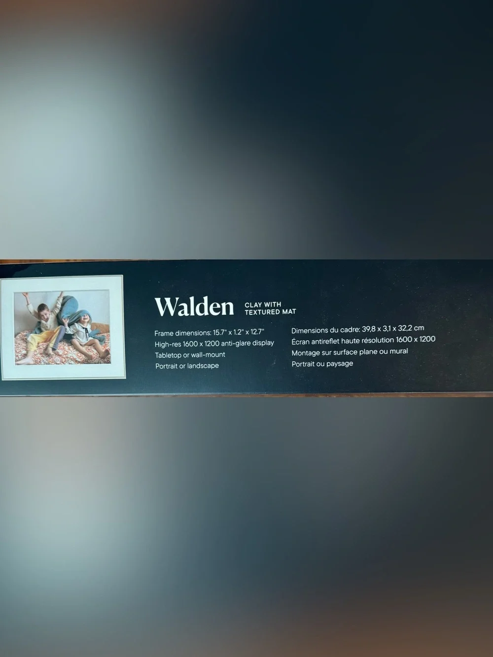 Aura digital frame